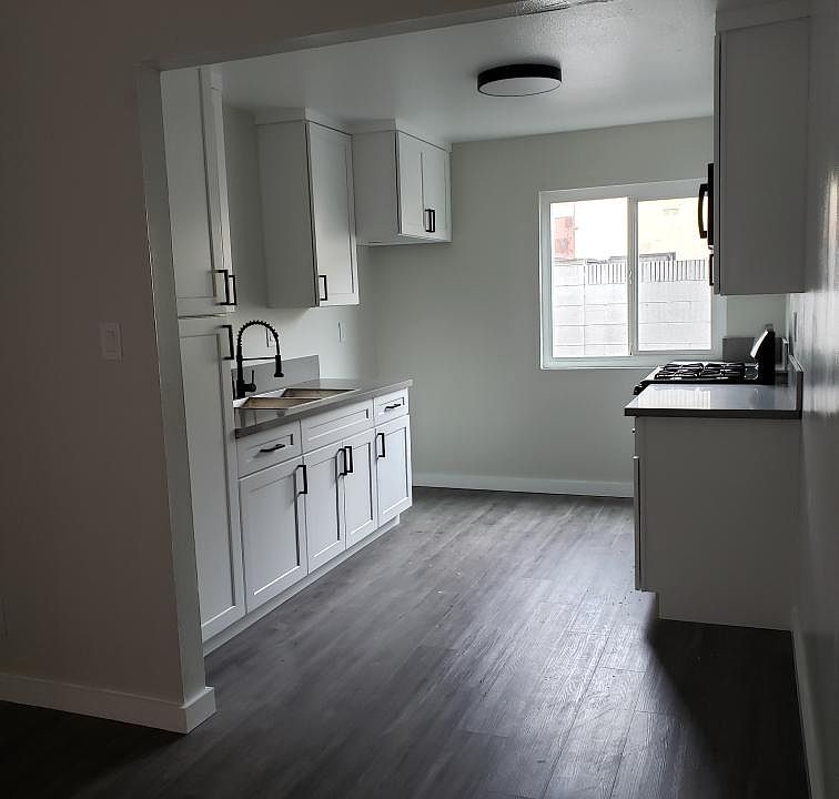 1st image of 21100 Pioneer Blvd APT 5