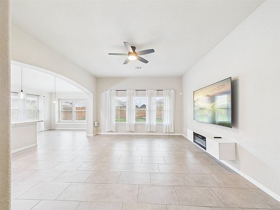 5th image of 721 Rim Water Dr