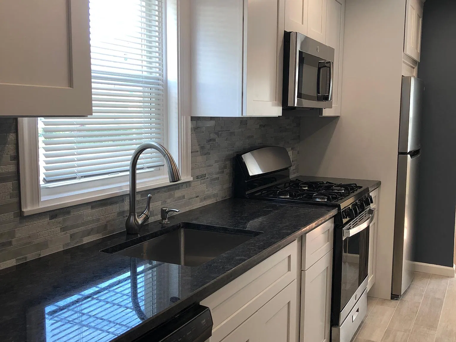 1 bed, $1,800 — Photo 4