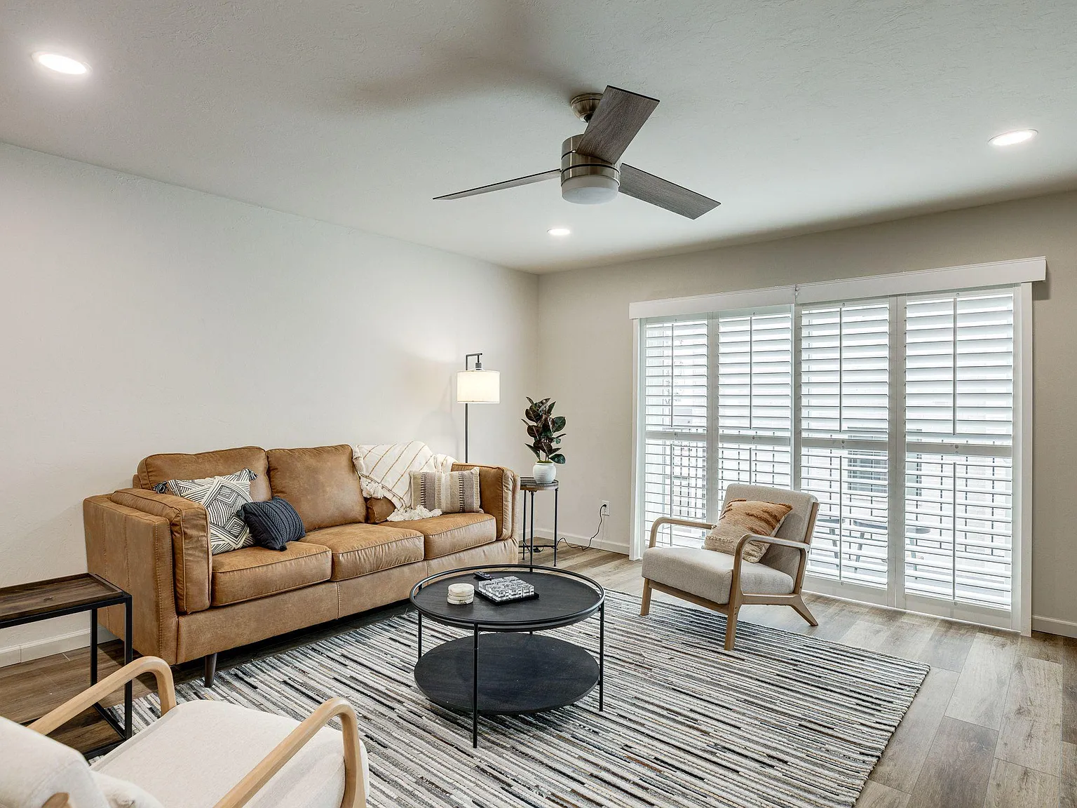 2 bed, 2.5 bath, 1250 sqft, $2,100 — Photo 3