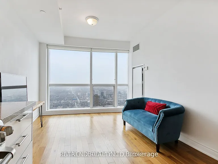388 Yonge St #6505 — Photo 6
