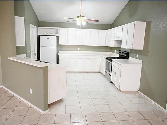 5th image of 2711 Harvest Lake Dr