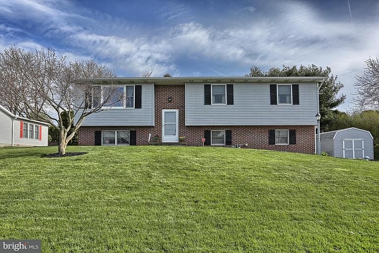 1st image of 909 Sycamore Ln #L-0909