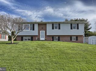 909 Sycamore Ln, Lebanon, PA 17046