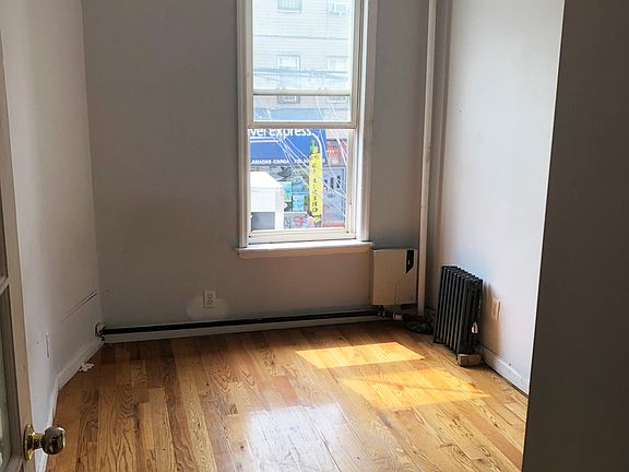 3rd image of 197 Wyckoff Ave #2A