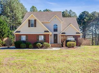 5090 Victoria Park Dr, Loganville, GA 30052