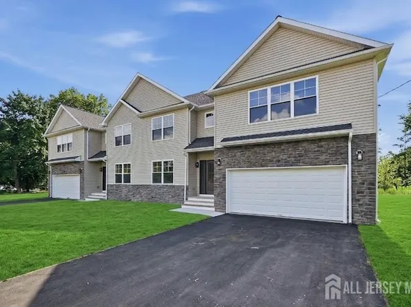 10B Delar Pkwy #B, Franklin Park, NJ 08823