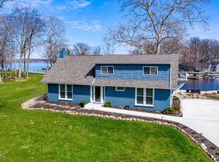 62187 Lagoon Dr, Cassopolis, MI 49031