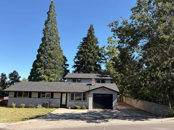 1325 Ridge Way, Medford, OR 97504
