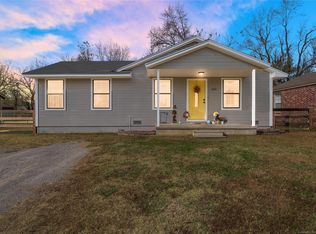 606 N Division St, Coweta, OK 74429