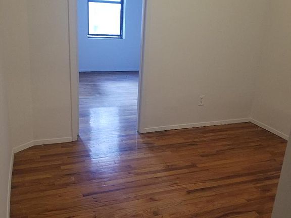 4th image of 160 E 85th St APT 2E
