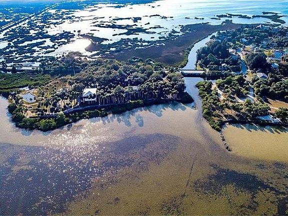 Island with only 3 homes 