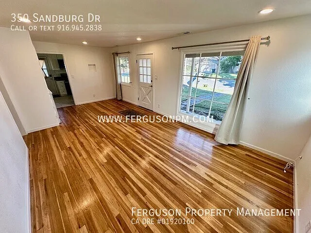 350 Sandburg Dr — Photo 8