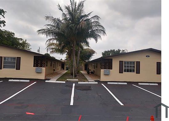 1st image of 260 NW 40th Ct APT 4