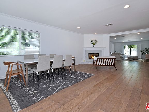4th image of 17447 Emelita St