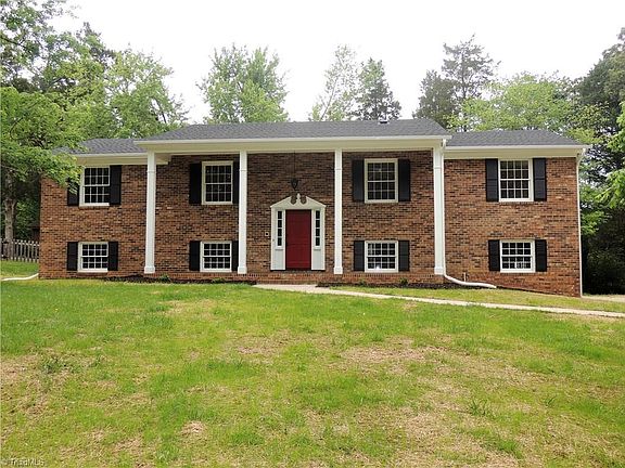 5th image of 105 Brookberry Ct
