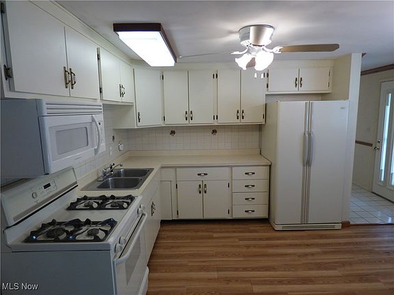 2nd image of 8002 Cherry Hill Dr NE
