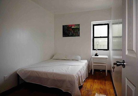 5th image of 1071 Jefferson Ave #4