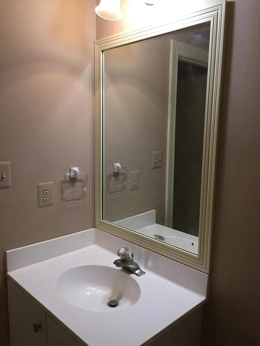 Bathroom sink - 10000 Royal Ascot Ct