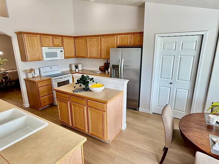 17203 N Midsummers Ln — Photo 6