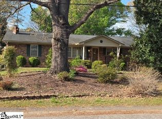 9 Woodleigh Dr, Taylors, SC 29687