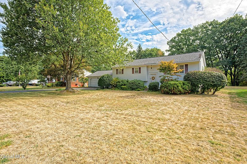 2nd image of 102 Wendell Avenue