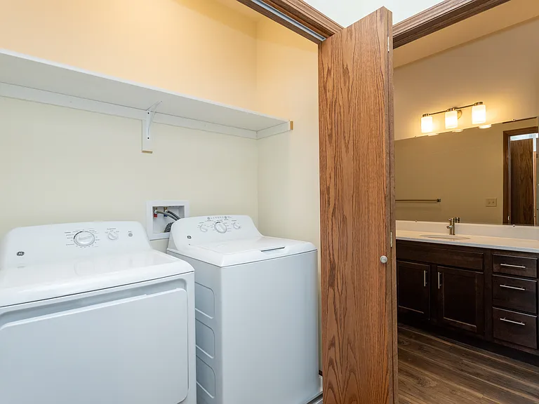 3715 Hohensee Dr — Photo 18