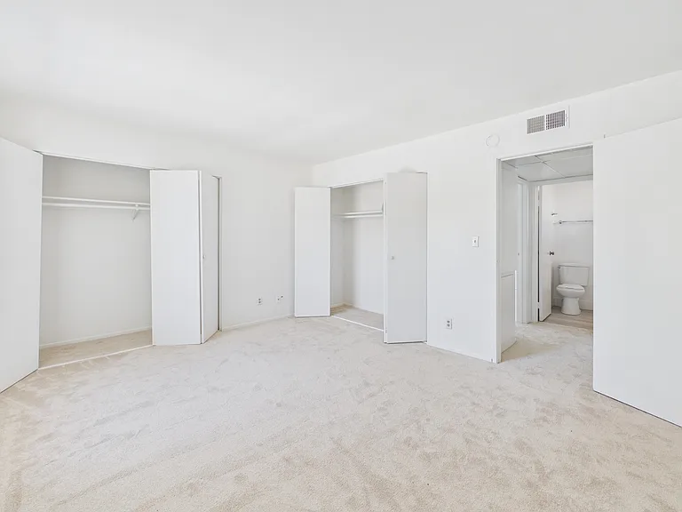 La Cresta Apartments — Photo 47
