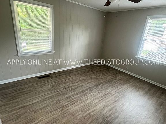 3rd image of 982-996 Hampton Dr NW #982