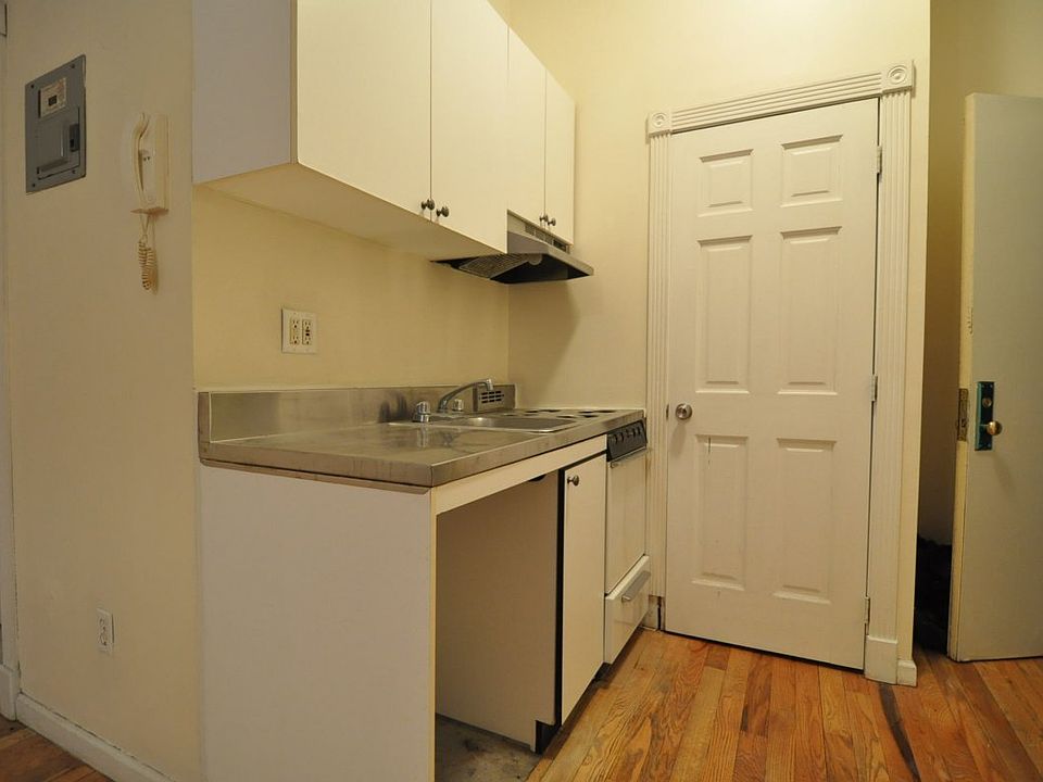 2nd image of 60 W 129th St APT 1F