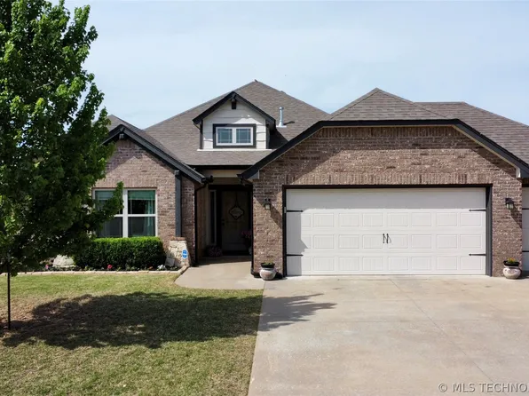 1227 E 134th Pl, Glenpool, OK 74033