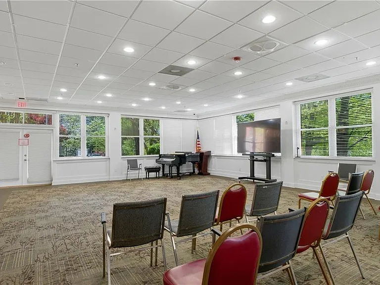 300 Johnson Ferry Rd #B915 — Photo 24