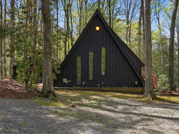 (undisclosed Address), Dinwiddie, VA 23841