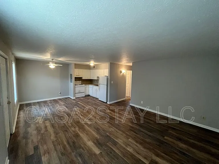 4915 Saddlebrook Ln #7 — Photo 2