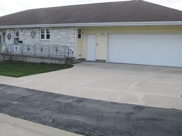 312 N Main St, Wheatland, IA 52777