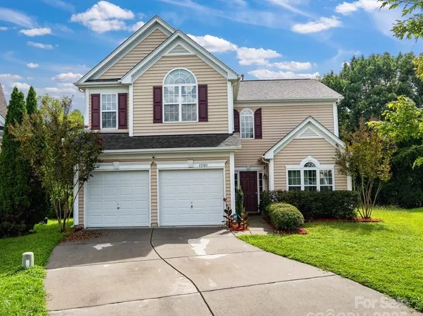 13703 Rutherglen Ct, Charlotte, NC 28213