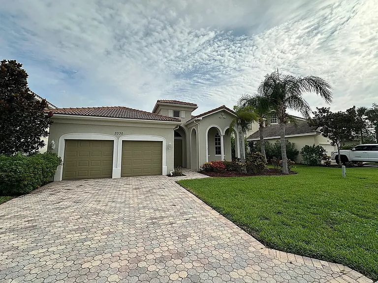 3330 Burlington Pl SW — Photo 3