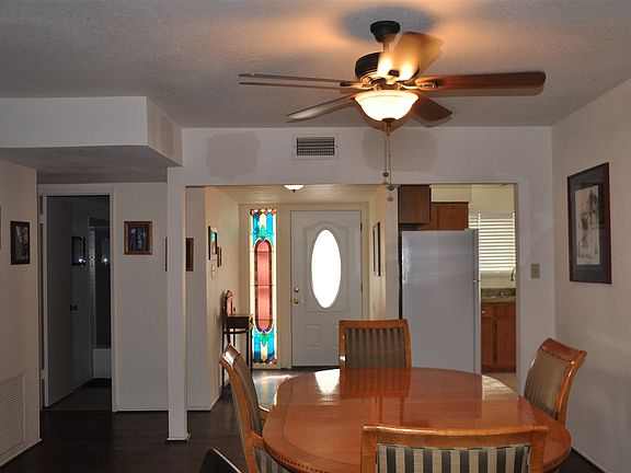 3rd image of 1432 E Torrey Pines Cir
