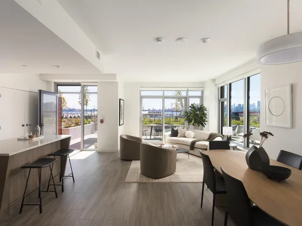 755 Harbourside Dr #Townhouse 112, North Vancouver, BC V7P 3R7