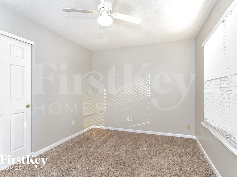 6311 Sara Ct — Photo 12