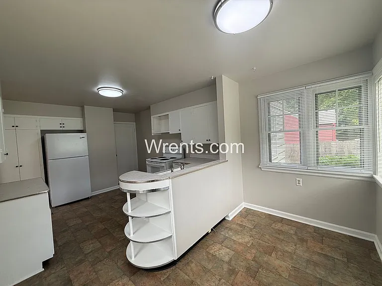 1104 E 14th Ave — Photo 13
