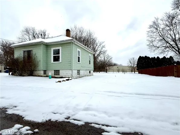 55 Gordon St, Girard, OH 44420