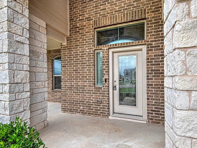 6107 Lavaca Dr — Photo 2