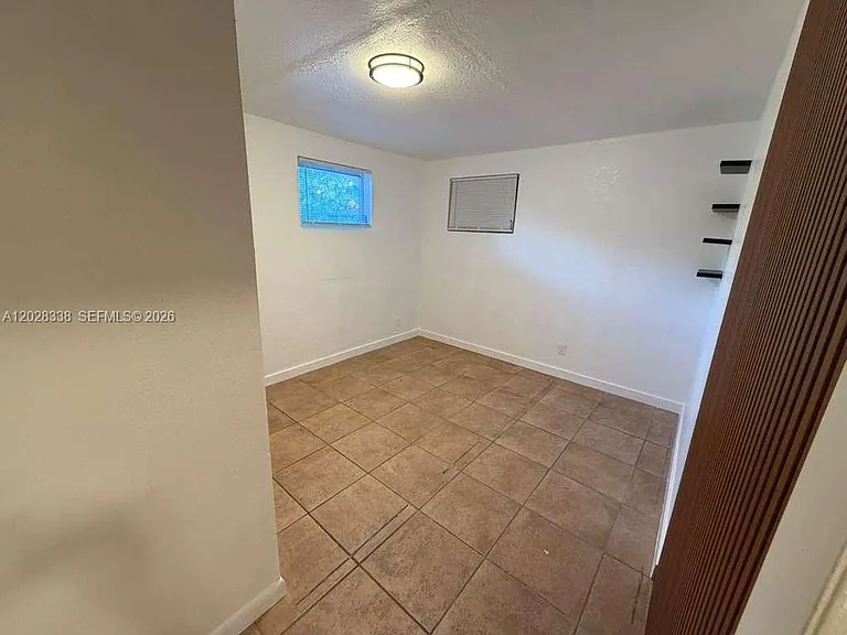 165 Lawn Way — Photo 8
