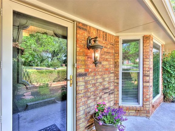 Another entry view with the bay window showing off for guests as they arrive.