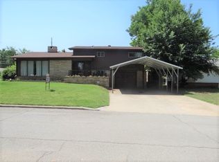 2002 Redbud Ave, Duncan, OK 73533