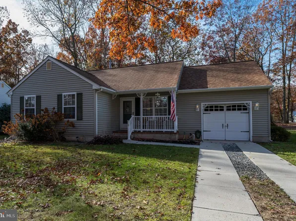 13 Spruce Ave, Hammonton, NJ 08037