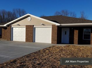 245 Rylee Cir UNIT B, Holts Summit, MO 65043