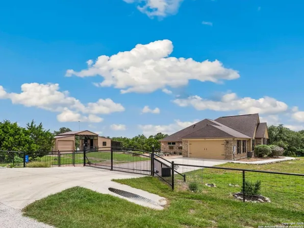 108 Dahlia Pass, Spring Branch, TX 78070