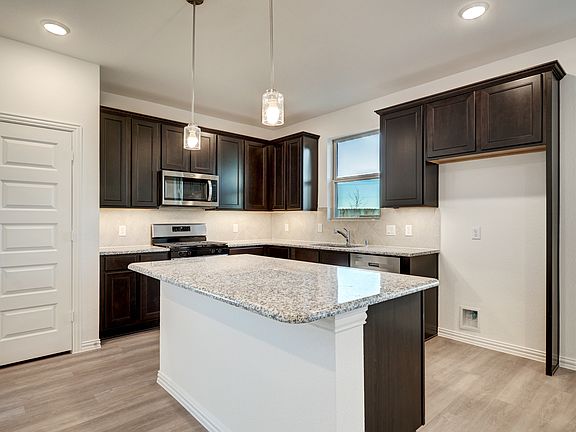 3rd image of 2418 Table Rock Dr